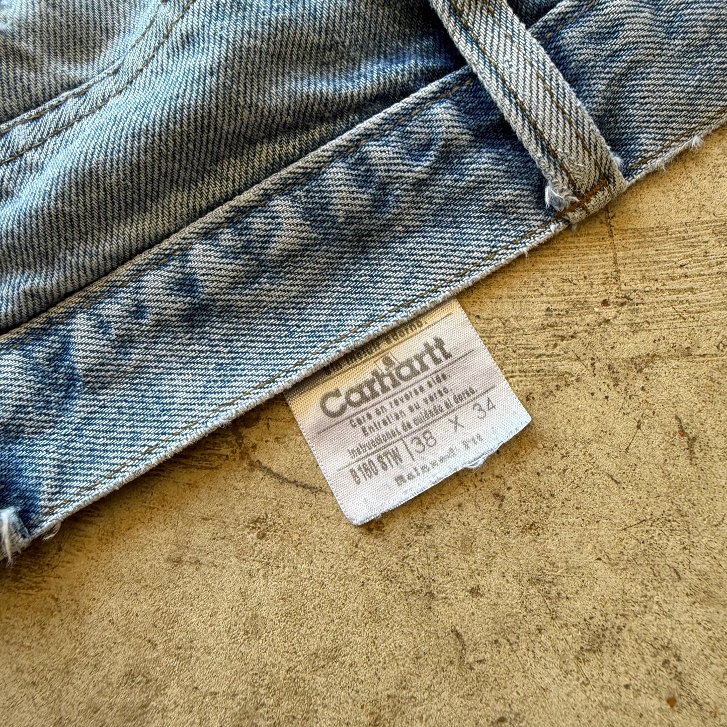 2000’s Essential Carhartt Jeans (38)