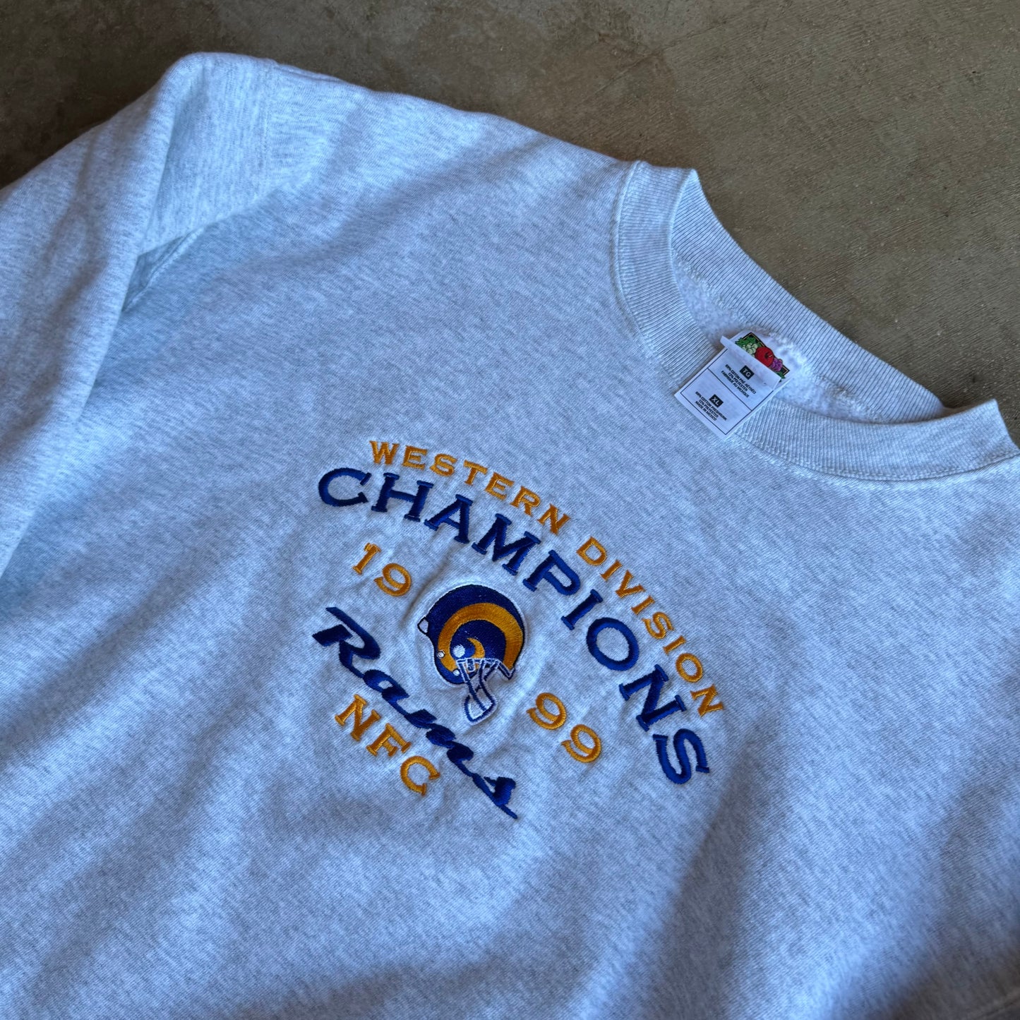 vintage 1999 rams crewneck